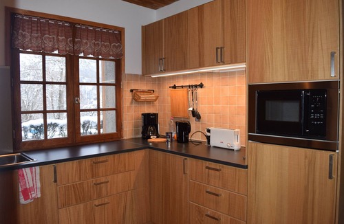 Benque-Dessous-et-Dessus Ski Chalet | Charming 3* chalet 5 minutes from Luchon Centre and 15 minutes from Peyragudes. Enclosed garden