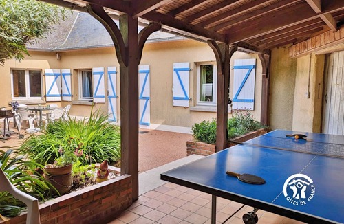 La Selle-Craonnaise Cottage | Charming 3-Bedroom Cottage with Private Lake, Near Sports & Leisure Activities.