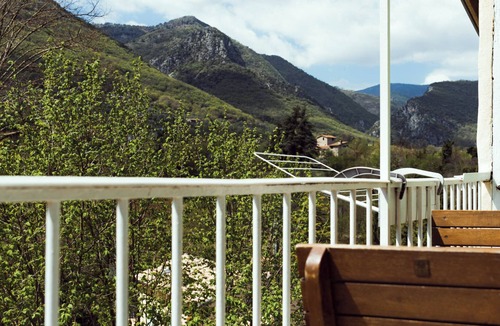 Sospel House | Charming 3* gîte between sea and mountains, calm and nature 45 minutes from the beaches