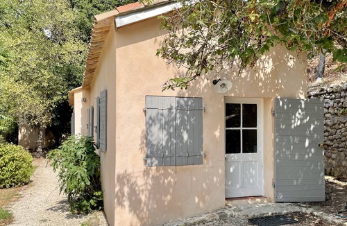 Est House | Charming 3* house