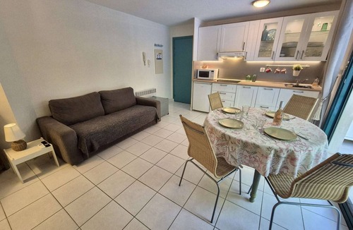 Cavaliere Apartment | Charming 3-Room Apartment in Cavalaire: Sleeps 5, Private Garden, Near Beaches & Shops