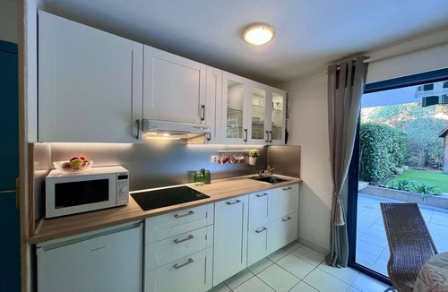 Cavaliere Apartment | Charming 3-Room Apartment in Cavalaire: Sleeps 5, Private Garden, Near Beaches & Shops