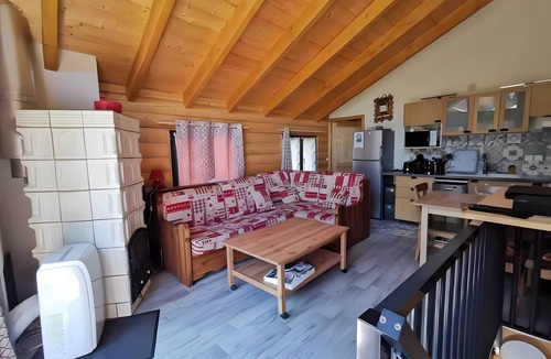 La Perriere House | Charming 3-Star Mountain Chalet – Skiing & Spa Retreat