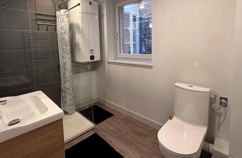 Moulins Apartment | Charming 30m² Studio in Historic Moulins Center – Modern Amenities, Sleeps 2