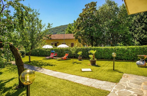 Cannobio Apartment | Charming 3½-room apartment with large garden with gazebo and barbecue