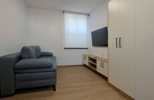 Solkan Apartment | Charming 37 m² 1-Bedroom Apartment with AC & Wi-Fi in Solkan