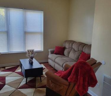 Woodlawn Apartment | Charming 3BD 2BTH Apartment-Private