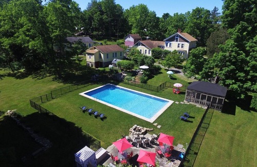 Amenia Cottage | Charming 3bdr Magnolia cottage with seasonal heated pool, AC and WiFi in Amenia