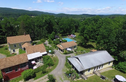 Amenia Cottage | Charming 3bdr Magnolia cottage with seasonal heated pool, AC and WiFi in Amenia