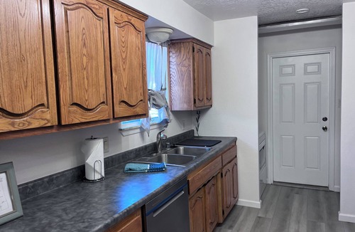 Rio Rancho House | Charming 3bedroom house in Rio Rancho with WiFi, AC, garage and fenced backyard
