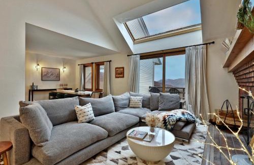 Killington Apartment | Charming 3BR-2BA Condo in Sunrise Village at Ski Resort, Pool, Hot Tub, Sports Center