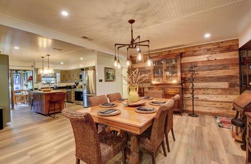 Athens House | Charming 3BR/3BA Athens Home. Sunroom + Patio, Steps to UGA, 3 Mi from Sanford