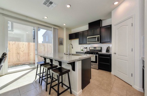 Folsom House | Charming 3BR Escape｜Sunlit Patio｜Pet-Friendly｜Flexible Leasing Available #41384