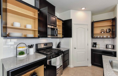 Folsom House | Charming 3BR Escape｜Sunlit Patio｜Pet-Friendly｜Flexible Leasing Available #41384