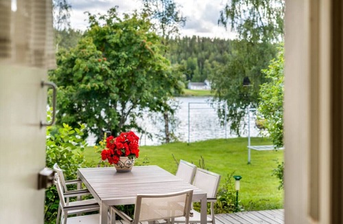 Rovaniemi House | Charming 3BR Home with River Views & Sauna