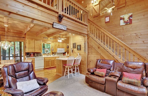 Pine Mountain Cabin | Charming 3BR+Open Loft Cabin W/Hot Tub In Pine Mt/Warm Spgs Near Callaway & FDR