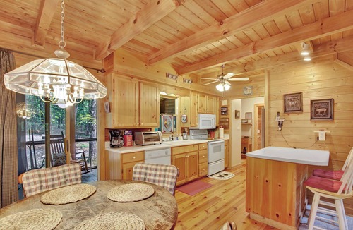 Pine Mountain Cabin | Charming 3BR+Open Loft Cabin W/Hot Tub In Pine Mt/Warm Spgs Near Callaway & FDR