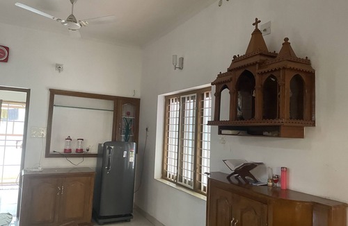 Alwaye House | Charming 4-AC-bedroom townhome with WiFi in enchanting Angamaly near airport