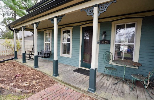 McFarland House | Charming 4 Bed, 2.5 Bath home minutes from Madison perfect for any occasion.