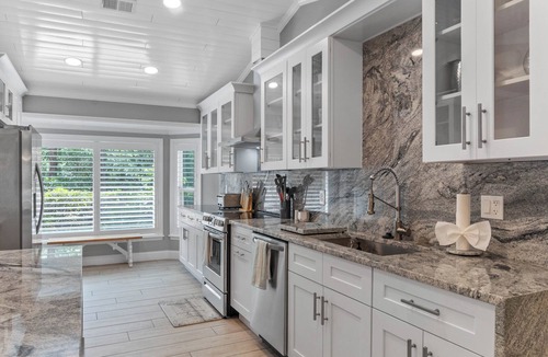 Sorrento House | Charming 4-Bed 2.5 Bath Modern Home on 5 Acres. Pond, Trails, Wildlife. Sleeps 8