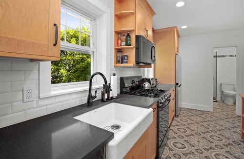 Highlands House | Charming 4 bed 2 bath home in cute neighborhood