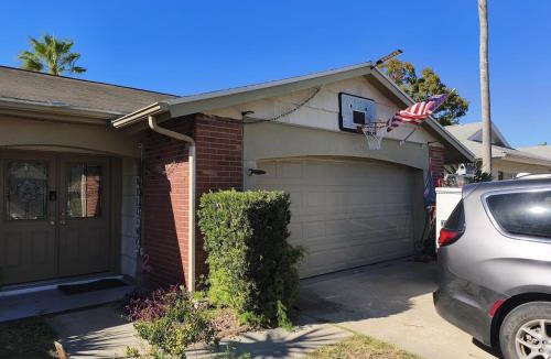 Beacon Woods East House | Charming 4 bed 3 bath single family home in Hudson