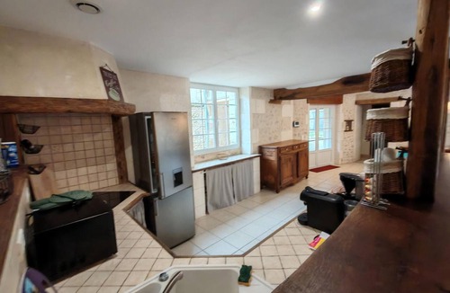 Salles-Lavalette Cottage | Charming 4-Bedroom House with Private Heated Pool, Garden, and Family Amenities in Salles-Lavalette