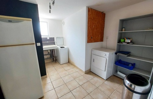 Courbeveille Cottage | Charming 4-Bed House with Garden, 10min from Laval, Ideal for Families and Professionals