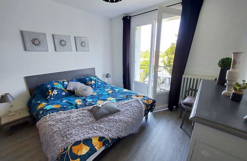 Courbeveille Cottage | Charming 4-Bed House with Garden, 10min from Laval, Ideal for Families and Professionals