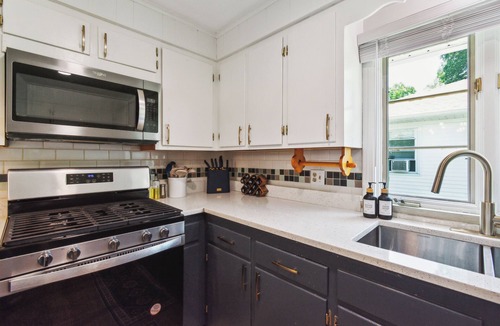 North Providence House | Charming 4-bedroom house with AC and WiFi in fabulous North Providence