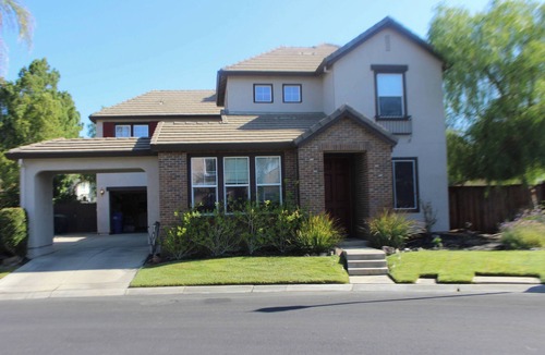 Discovery Bay House | Charming 4-bedroom house with fitness room and dedicated office Discovery Bay