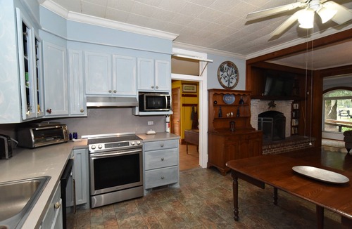 Moncks Corner House | Charming 4-bedroom Farmhouse in Moncks Corner