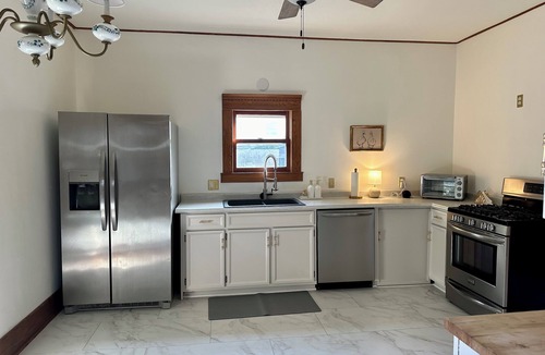 Viroqua House | Charming 4-bedroom 2.5 bathroom Queen Anne home in heart of Viroqua.