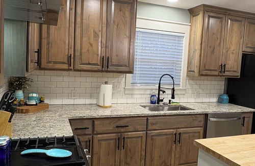 Aurora House | Charming 4-bedroom, all new-century old treasure, located near Mercy hospital