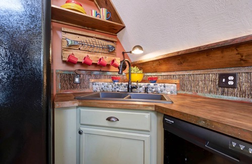 Lampe Cabin | Charming 4-bedroom cabin overlooking Table Rock Lake