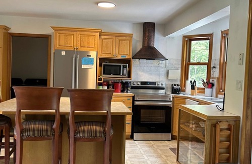 Kingston House | Charming 4-bedroom Cape Cod, 1000 Islands getaway
