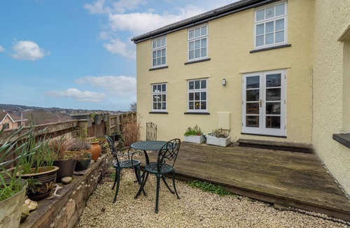 Chepstow Cottage | Charming 4-bedroom cottage in historic Chepstow