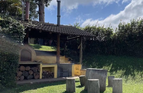 Calima House | Charming 4-bedroom country house in Lago Calima with WiFi and lake view
