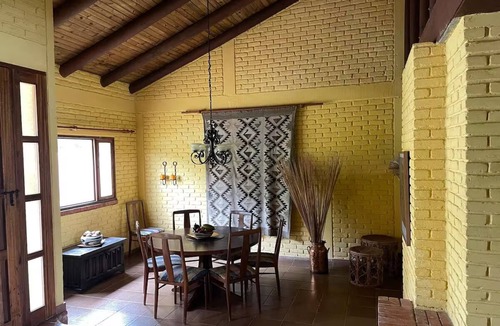 Calima House | Charming 4-bedroom country house in Lago Calima with WiFi and lake view