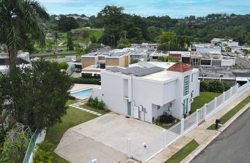 Tortugo House | Charming 4-bedroom Estate with In-ground pool WiFi in San Juan