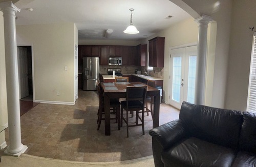 Oakdale House | Charming 4-bedroom family home with WiFi, AC in fabulous Charlotte