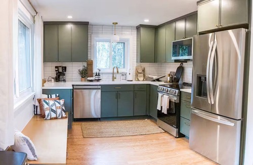 Evergreen House | Charming 4-bedroom house in Evergreen perfect for your getaway