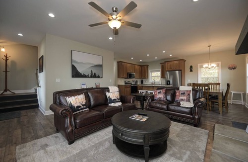 Leicester House | Charming 4 Bedroom House w/Hot Tub, Great Views, 9 Miles to Downtown Asheville