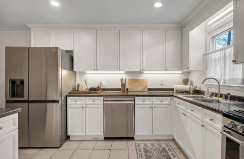 Franklin House | Charming 4-bedroom house with fully fenced yard, in fabulous Franklin
