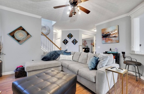 Clarkdale House | Charming 4-bedroom house Stylish Stay Minutes from The Battery + East Cobb Sport