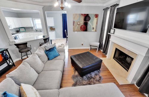 Clarkdale House | Charming 4-bedroom house Stylish Stay Minutes from The Battery + East Cobb Sport