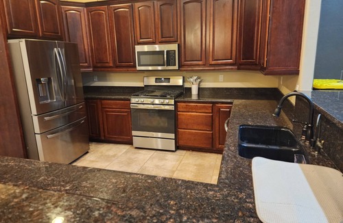 Thatcher House | Charming 4-bedroom house with WiFi and AC in wonderful Thatcher