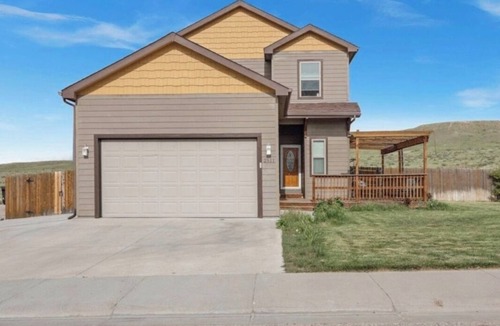 Casper House | Charming 4-bedroom house with AC, WiFi in Casper