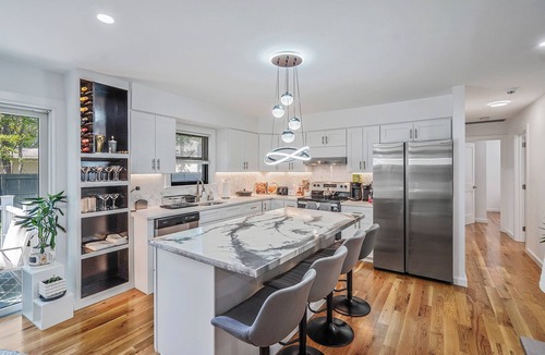 Shirley House | Charming 4-bedroom house with WiFi and fitness room in lovely Mastic: