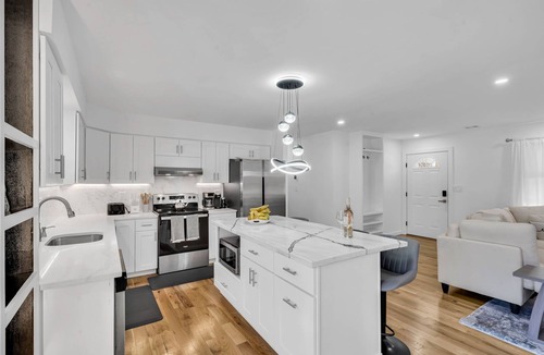 Shirley House | Charming 4-bedroom house with WiFi and fitness room in lovely Mastic: